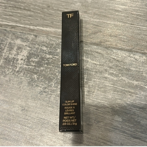Tom Ford Slim Lip Color Shine in #153 Velvet Tux NIB MSRP $50 - Picture 4 of 6